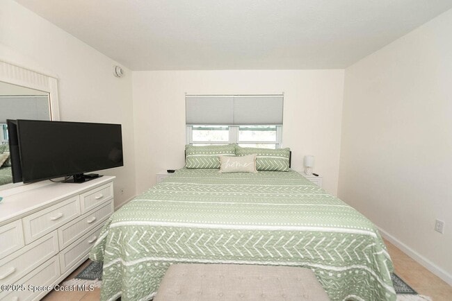 Building Photo - Furnished and Available April 6th 2026