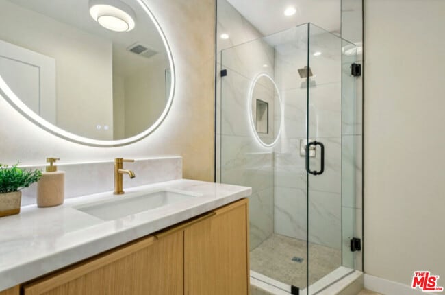 Building Photo - 1820 Fairburn Ave