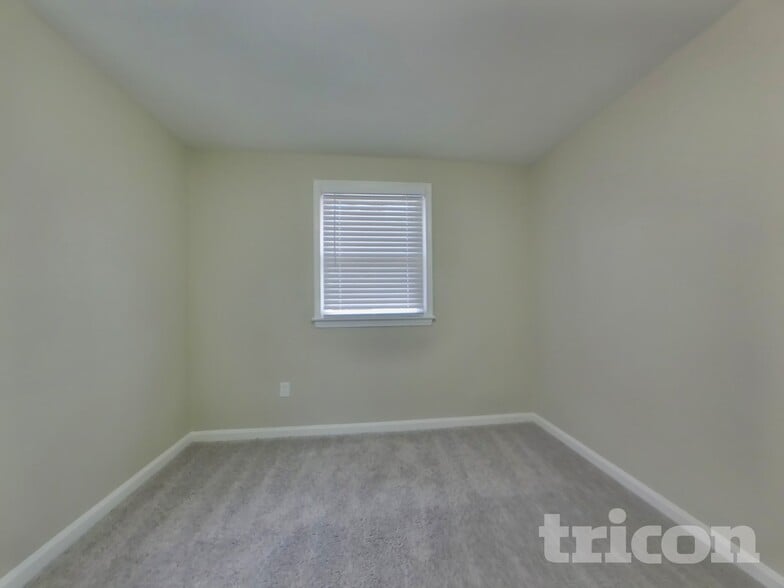 Building Photo - 2933 Sabal Palm Dr