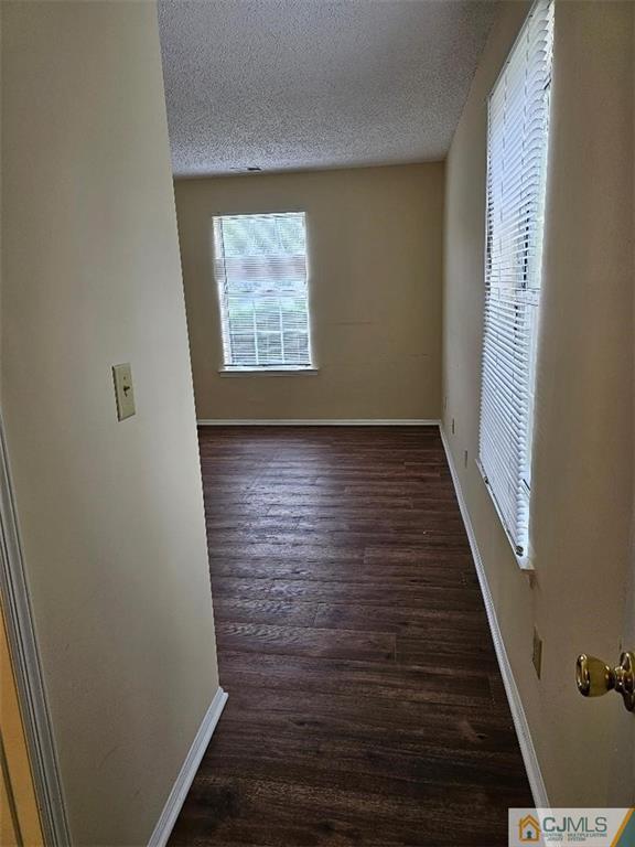 Building Photo - 5 Tanglewood Ct