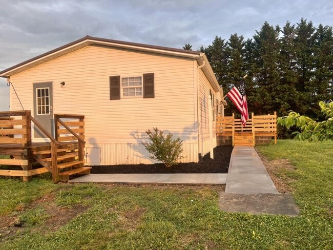 Building Photo - 560 Jimmy Johnston Rd