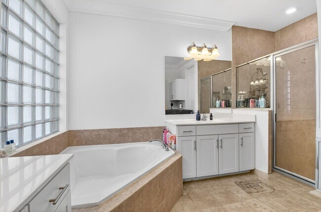 Building Photo - 9062 Gulf Cove Dr