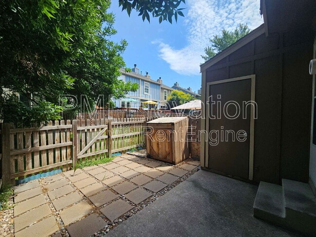 Building Photo - 8184 S Fillmore Cir