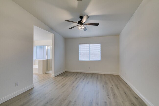 Building Photo - 437 Palegold St