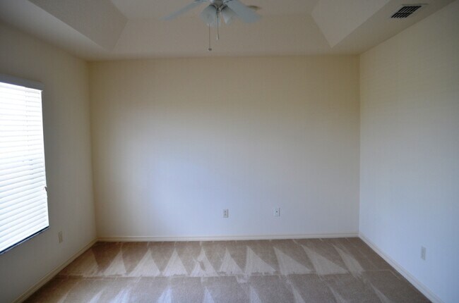 Building Photo - 3/2.5 Townhouse with 2-Car Garage in Turtl...