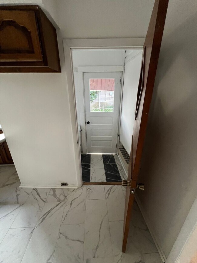 Building Photo - 1742-1744 Wayne Ave