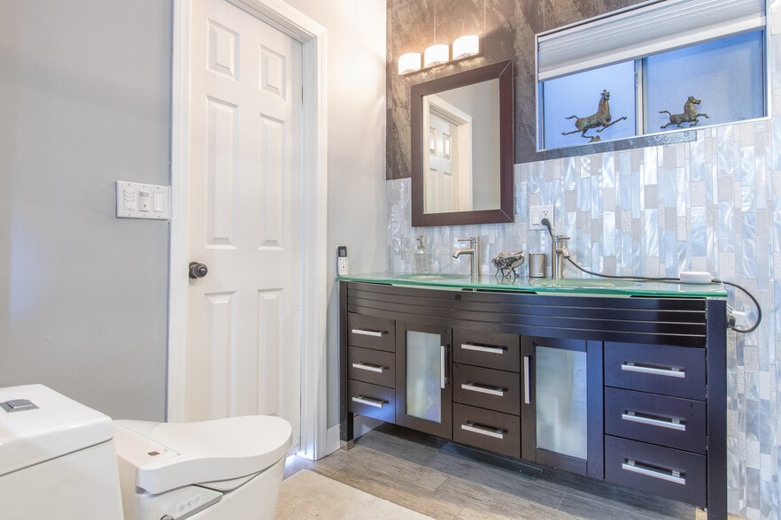 Guest House Bathroom - 1207 Greenacre Ave