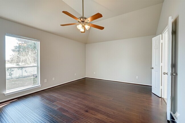 Building Photo - 25911 Palmdale Estate Dr