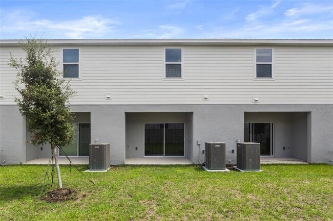 Building Photo - 3094 Skyline Lp