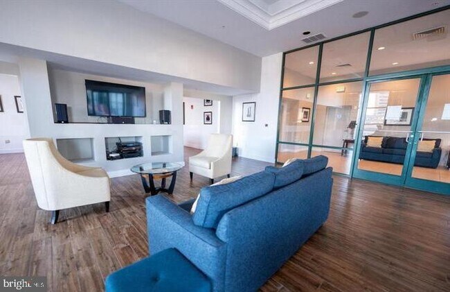 Building Photo - 414 Water St