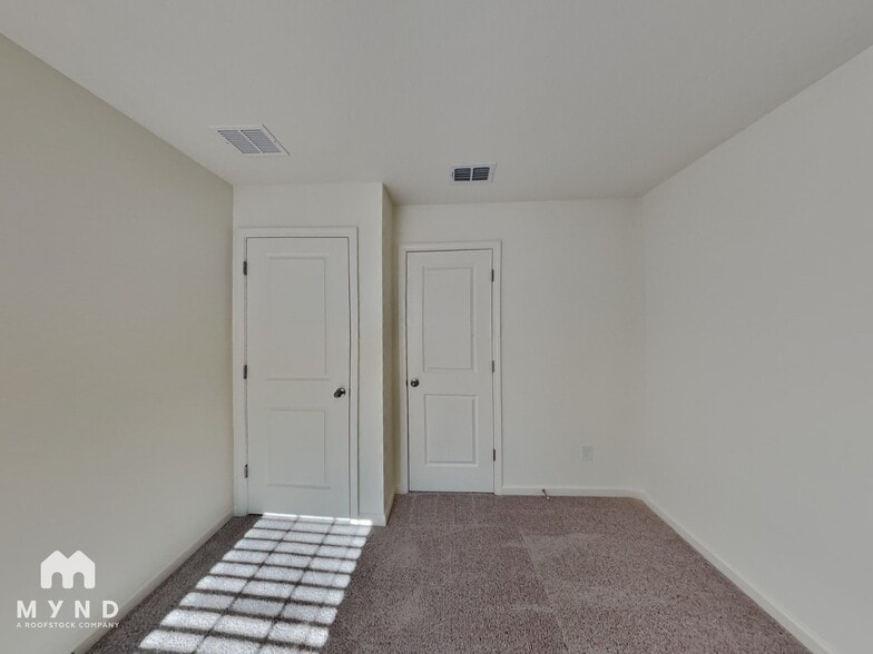 Building Photo - 119 Saginaw Ct