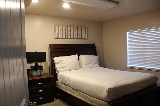 Building Photo - 3572 Wild Mare Way