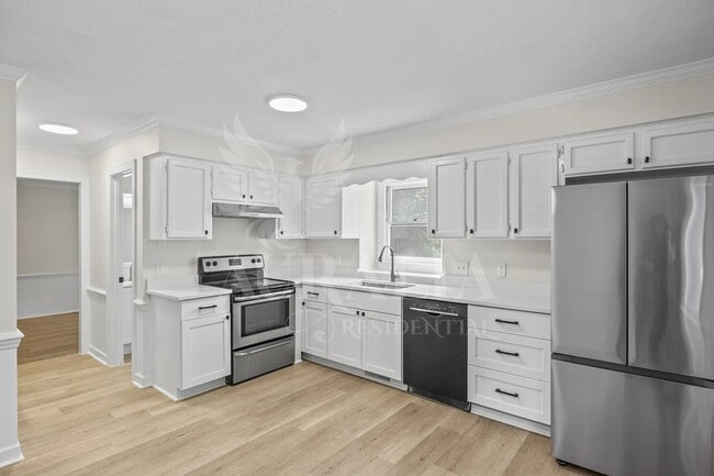 Building Photo - 623 Elmwood Ct