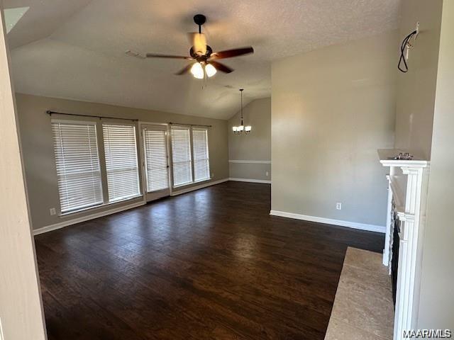 Building Photo - 1604 Queen Elizabeth Ct