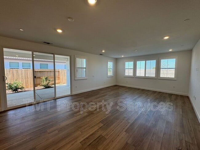 Building Photo - 5210 Peace Lily Ln
