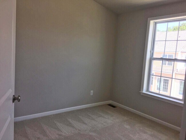 Building Photo - 2783 Ashcombe Dr.
