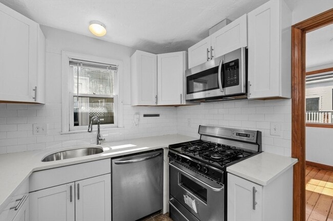 Primary Photo - 32 Prospect St