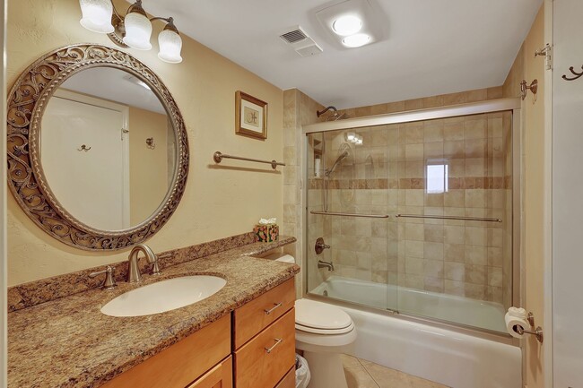 Building Photo - For Annual Rent 2 Bedroom 2 Bath Updated B...