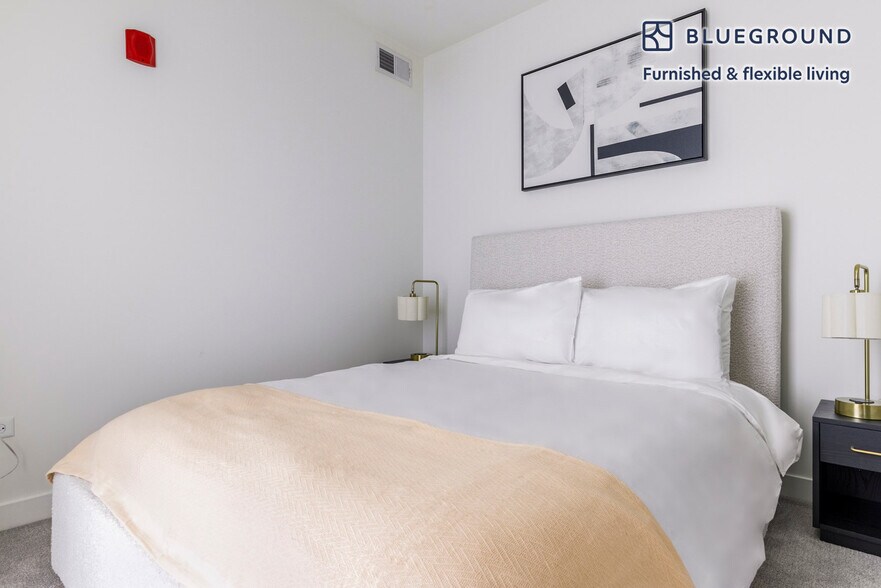 Building Photo - 100 N Addison Ave