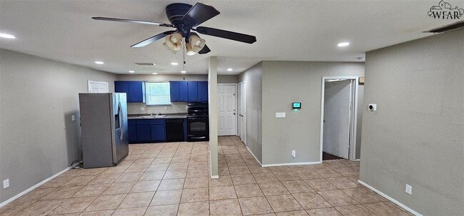 Building Photo - 1620 Grandview W