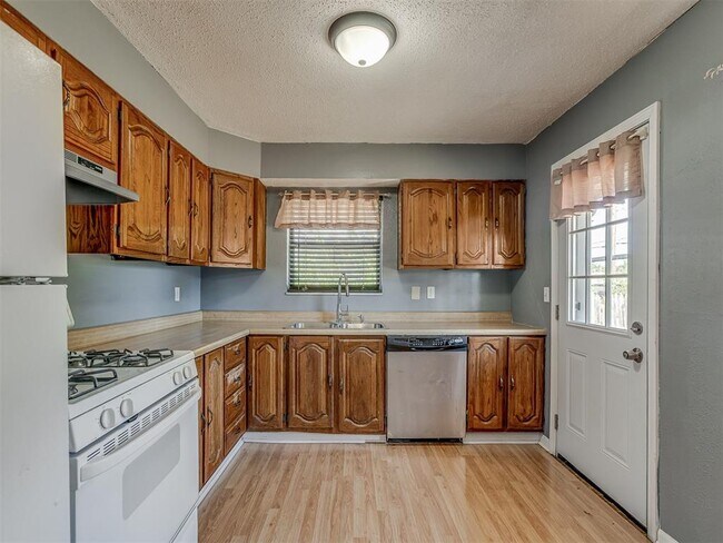 Building Photo - 3801 NW 51st St
