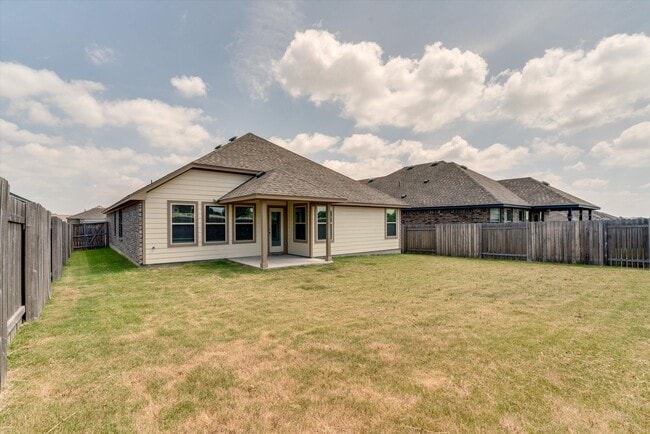 Building Photo - 3500 Pauling Loop