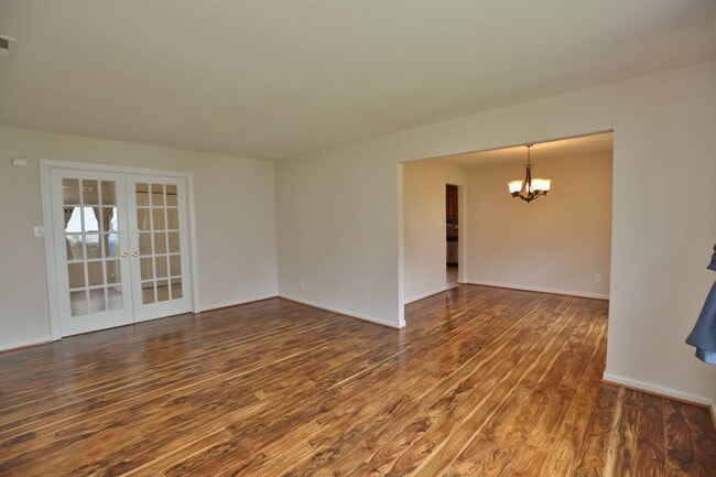 Building Photo - Ranch Home - Backs to Community Pool & Playgrounds - Pet-Friendly - Available 06-23-26!