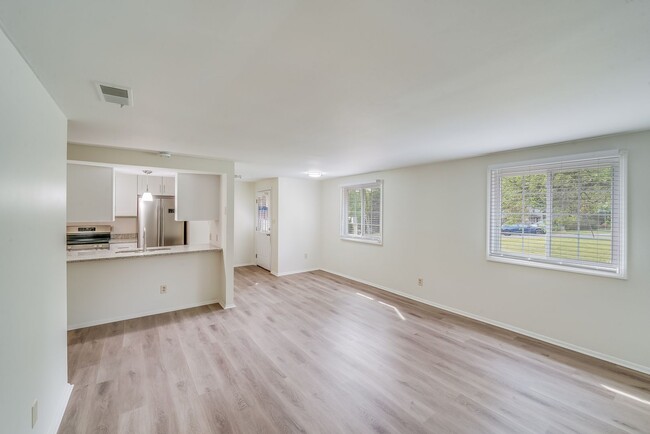 Building Photo - Fully Renovated 2BR Home with New Deck & L...