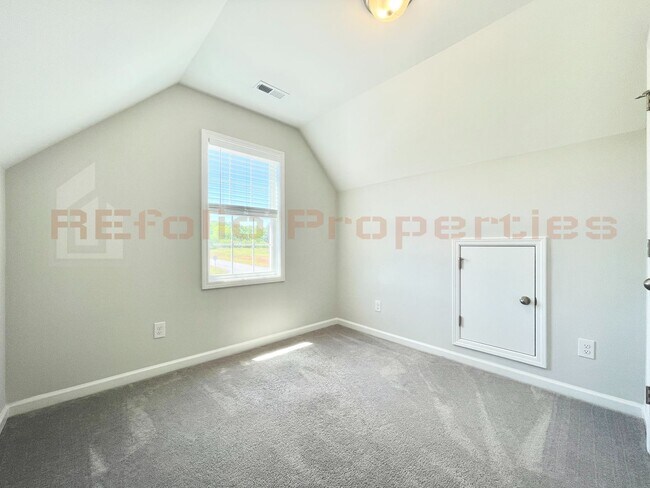 Building Photo - 23 Fresco Dr