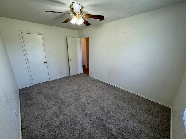 Building Photo - 4-Bedroom House for Rent in Killeen