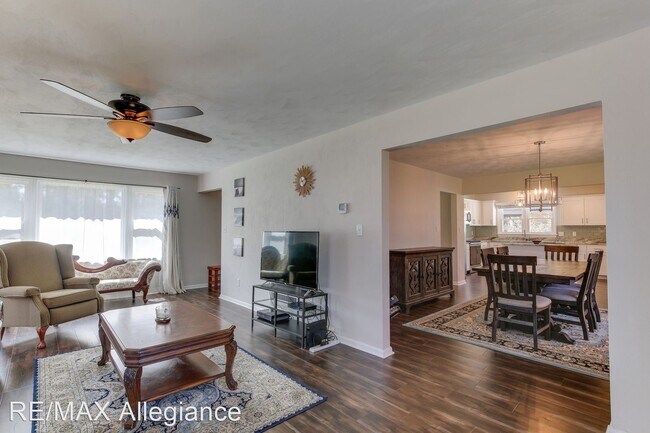 Building Photo - 4 br, 3 bath House - 5916 TAJO AVENUE