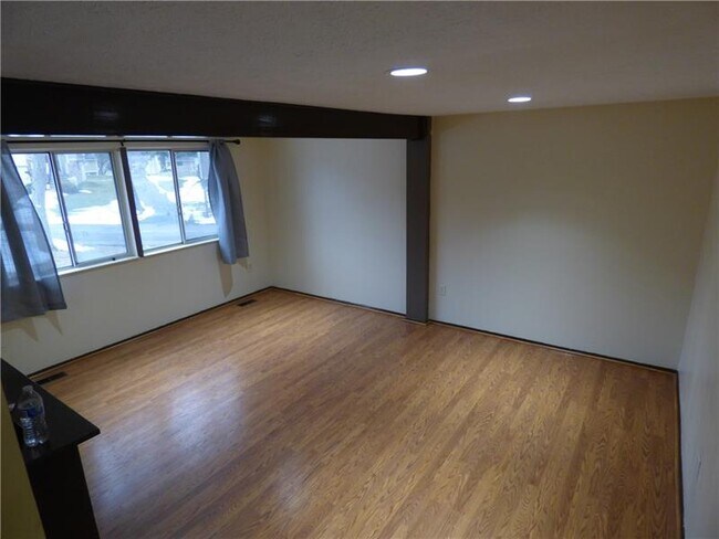 Building Photo - 794 Wheatland Cir