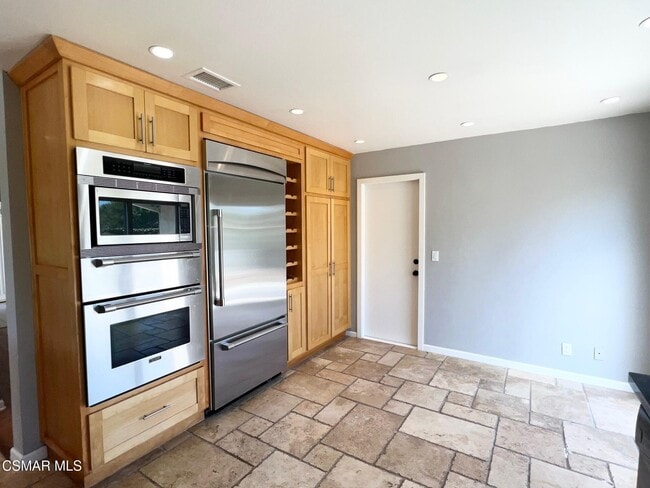 Building Photo - 3271 Rosehill Cir