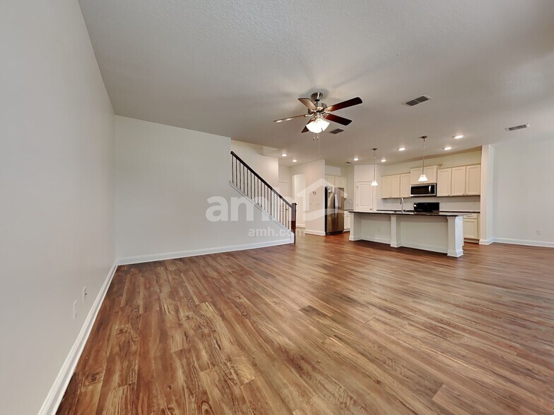 Building Photo - 644 Sunny Stroll Dr