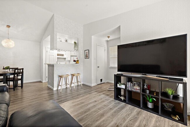 Building Photo - 1601 Faro Dr