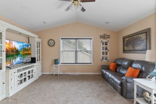 Building Photo - 2552 60th St SE