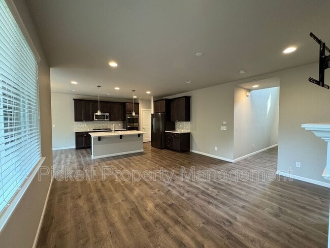 Building Photo - 4294 Andasio Loop SE