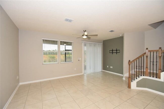 Building Photo - 207 Redbud Rd