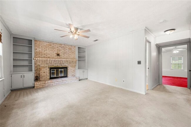 Building Photo - 4000 Pinehurst Pl