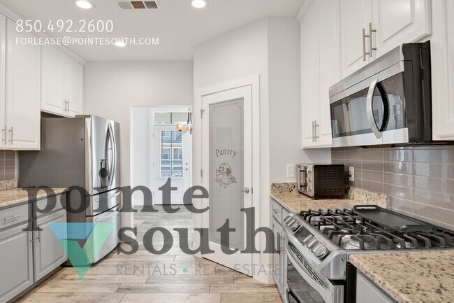 Building Photo - 16262 Tarpon Dr