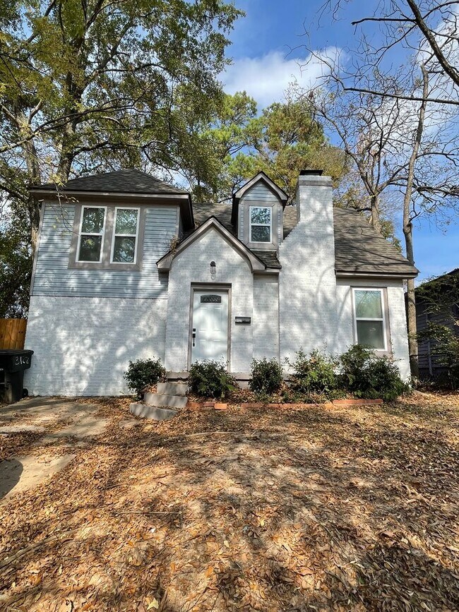 Primary Photo - Completely Remodeled Home in Queensborough