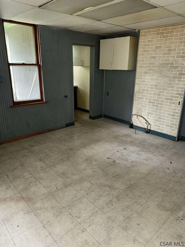 Building Photo - 86 Golde St