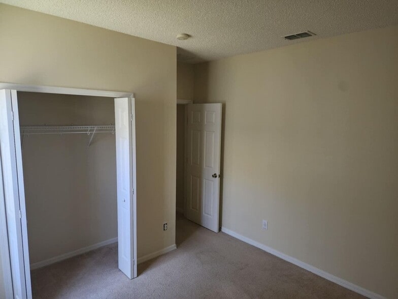 Building Photo - 311 Sunset View Dr