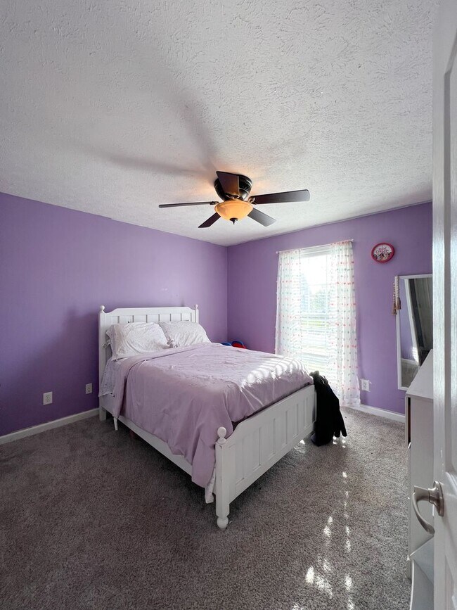 Building Photo - Move-In Special Available! Charming Ranch-...