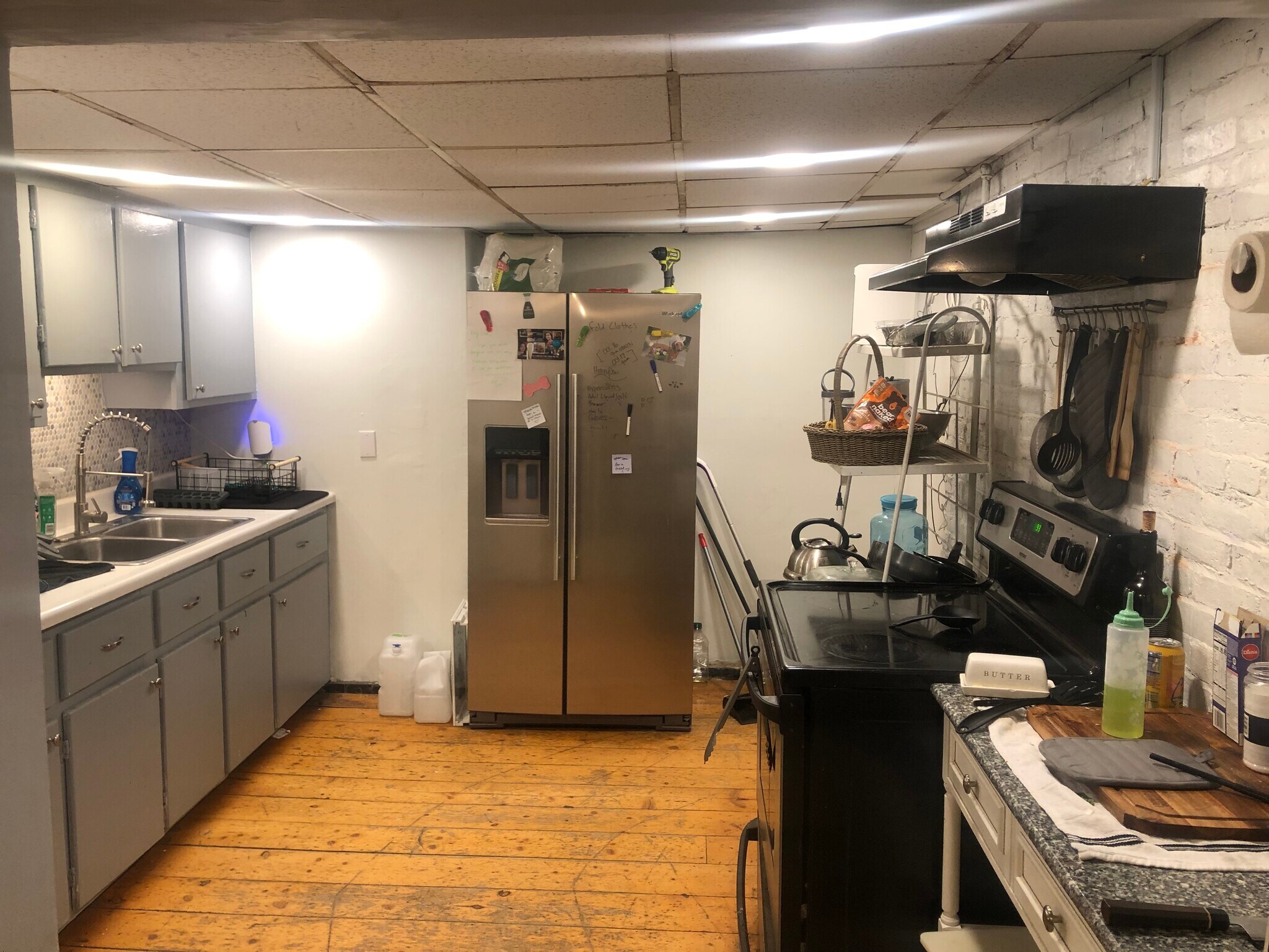 Building Photo - 100 College St