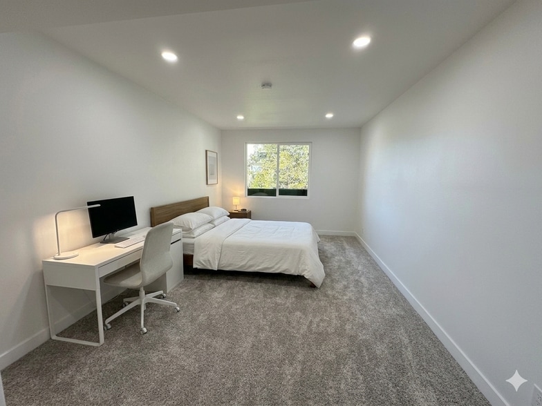 Building Photo - 1663 Veteran Ave