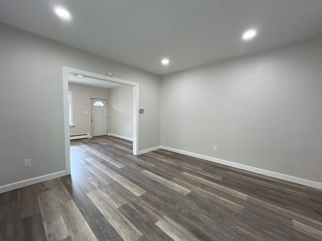 Building Photo - Freshly updated 3-bedroom, 1-bath twin hom...