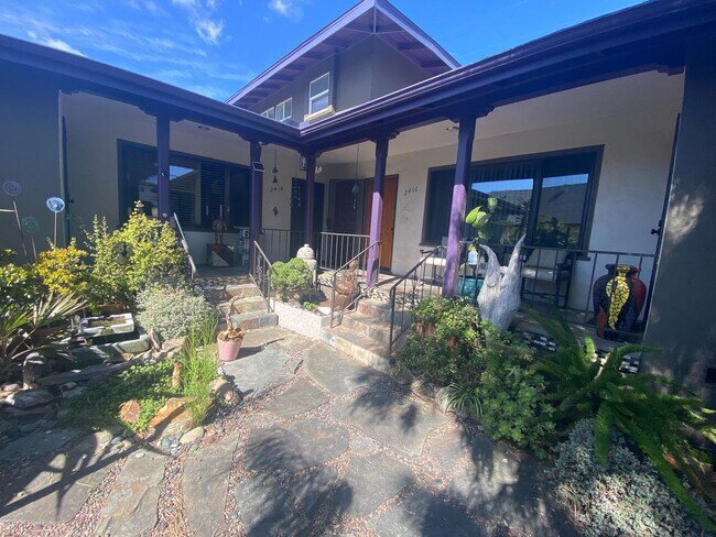 Building Photo - 2414 Monroe Ave