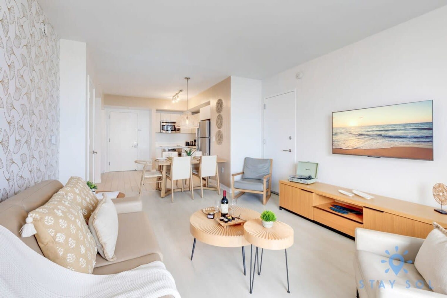 Building Photo - 2601 E Hallandale Beach Blvd