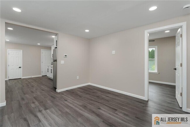 Building Photo - 1625 Parker Rd